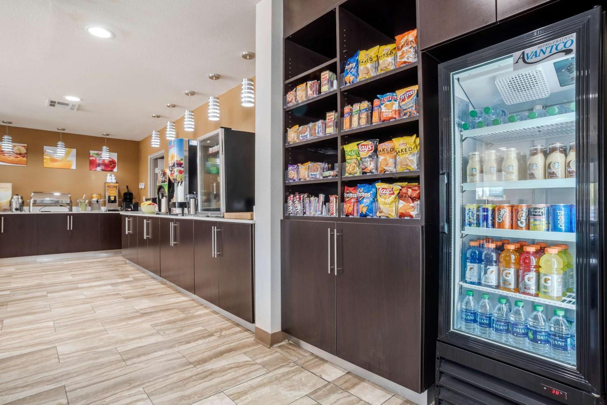 Quality Suites Baton Rouge East - Денъм Спрингс Екстериор снимка